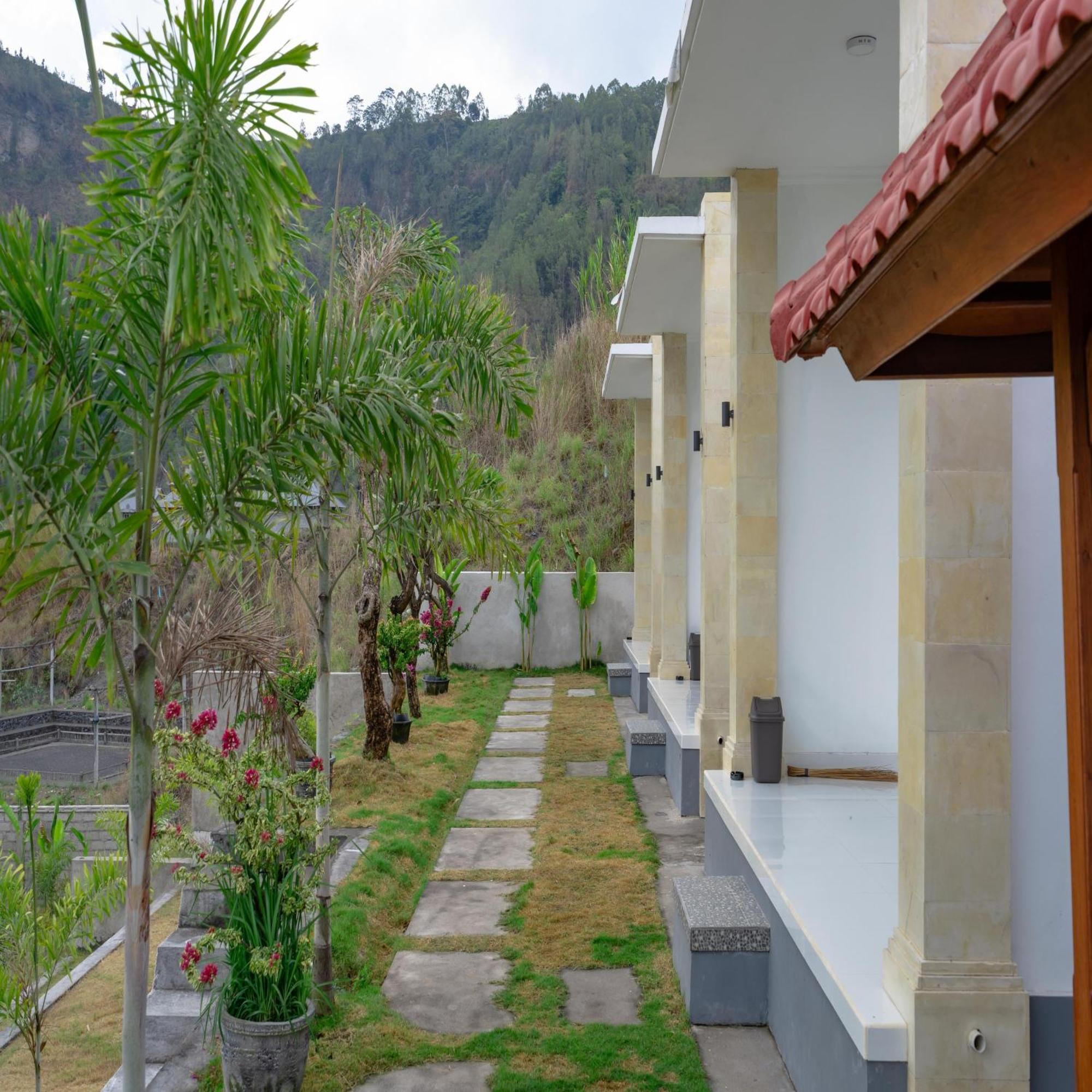 Batur Kencana Villa Mitra Reddoorz Baturaja  Exteriör bild
