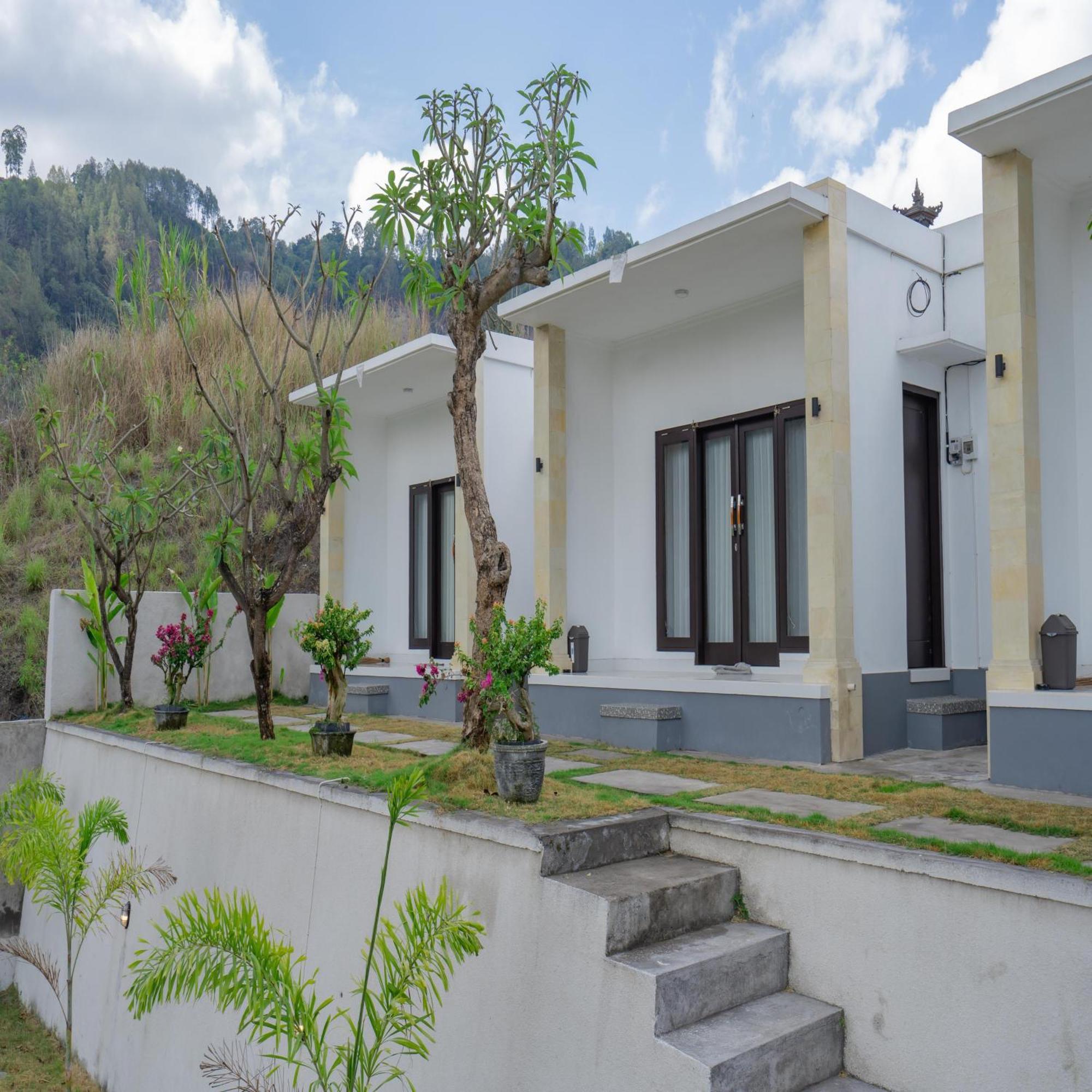 Batur Kencana Villa Mitra Reddoorz Baturaja  Exteriör bild