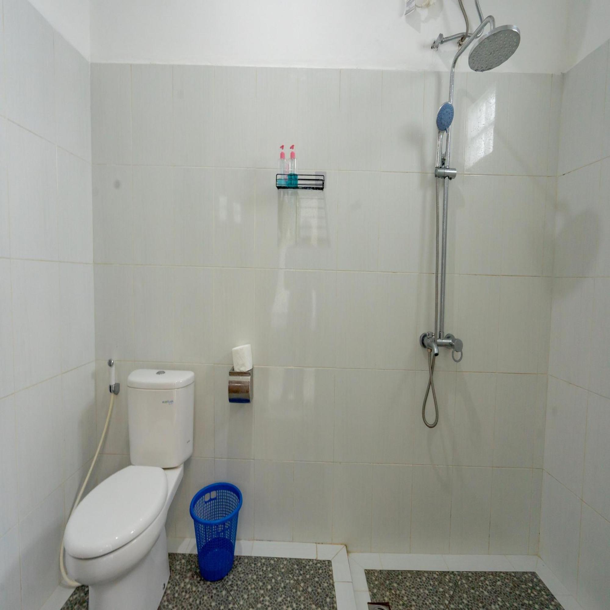 Batur Kencana Villa Mitra Reddoorz Baturaja  Exteriör bild